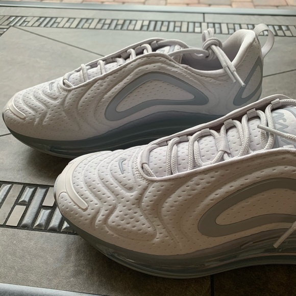 Nike air max 720 • BRAND NEW/NEVER WORN • - Picture 11 of 16